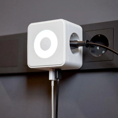 Двойник электрический Куб 16А с/з+2хUSB-A 2.4А+USB Type-C 3А с ночной подсветкой бел. Rexant 11-1251